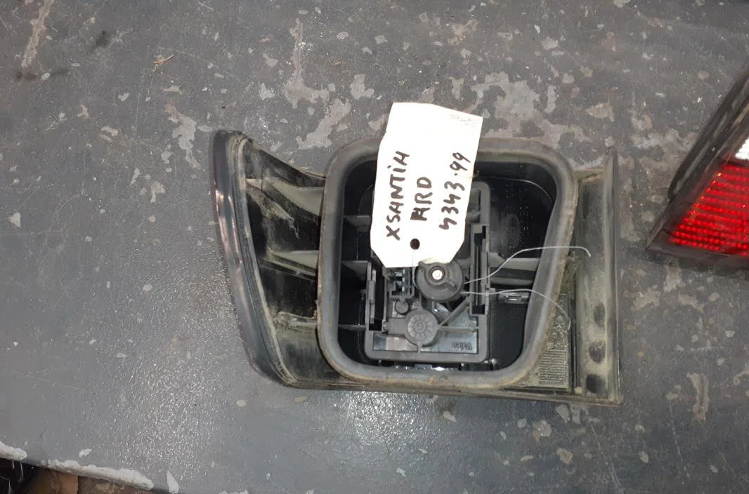 Feu arrière droit Citroen XANTIA (X1_, X2_) 1.8 i (1997-2003) occasion