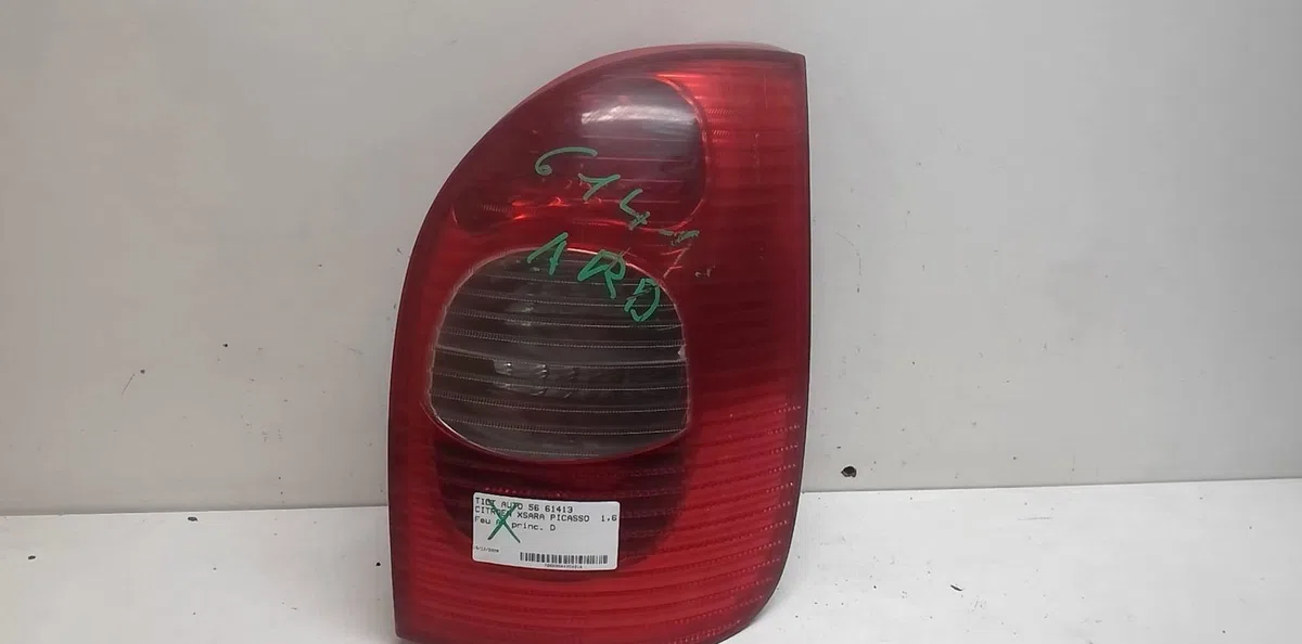 Feu arrière droit Citroen XSARA PICASSO (N68) 1.6 hdi (2004-2011) 5 portes occasion