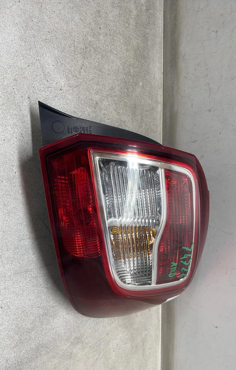 Feu arrière droit Dacia SANDERO II 1.5 dci (2012) 5 portes occasion