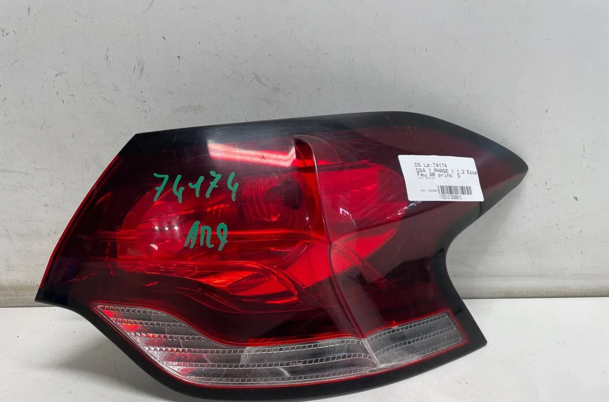 Feu arrière droit Ds DS 4 - DS 4 CROSSBACK (NX_) 1.2 thp 130 (nxhnym) (2015-2018) 5 portes occasion