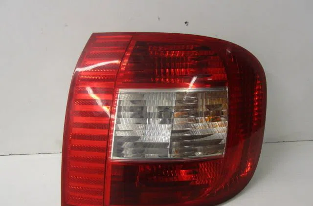 Feu arrière droit FIAT MULTIPLA 1.9 JTD 115ch occasion