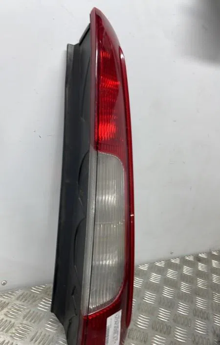 Feu arrière droit FORD C-MAX 1 PHASE 1 occasion