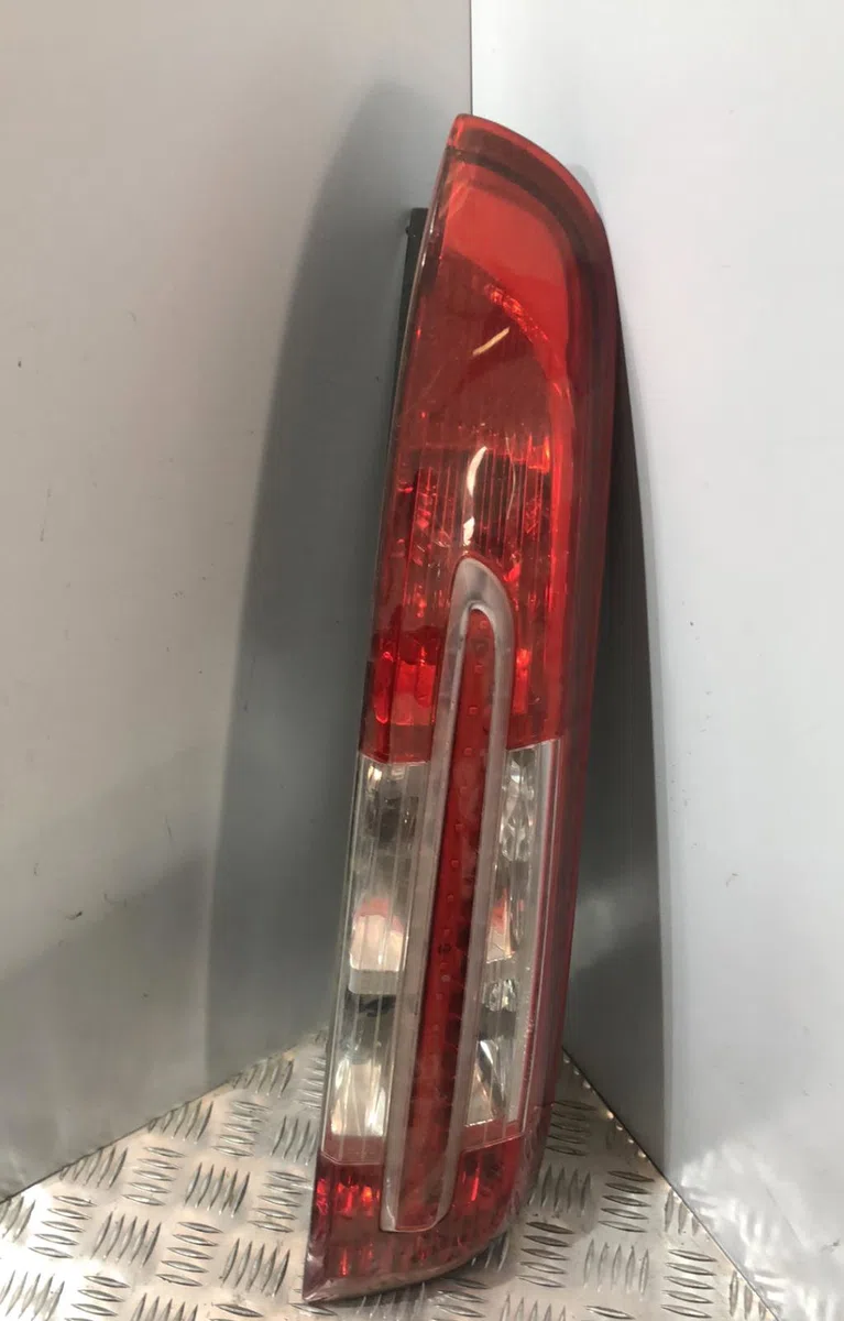 Feu arrière droit FORD C-MAX 1 PHASE 2 occasion