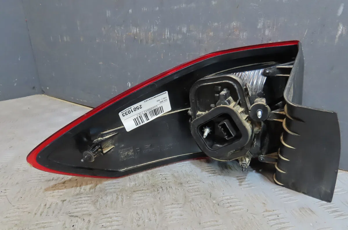 Feu arrière droit Ford C-MAX II (DXA-CB7, DXA-CEU) 2.0 tdci (2010-2019) occasion