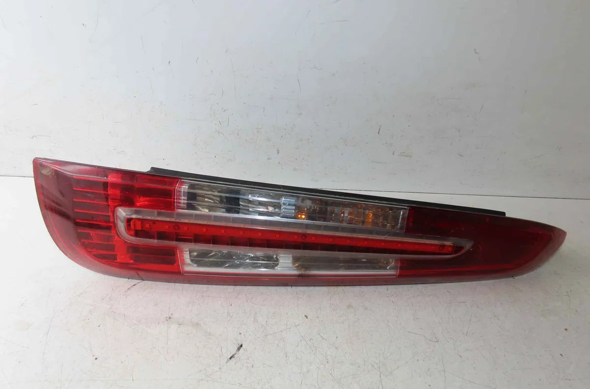 Feu arrière droit FORD CMAX I occasion