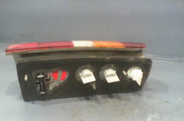 Feu arrière droit FORD ESCORT 1994 occasion