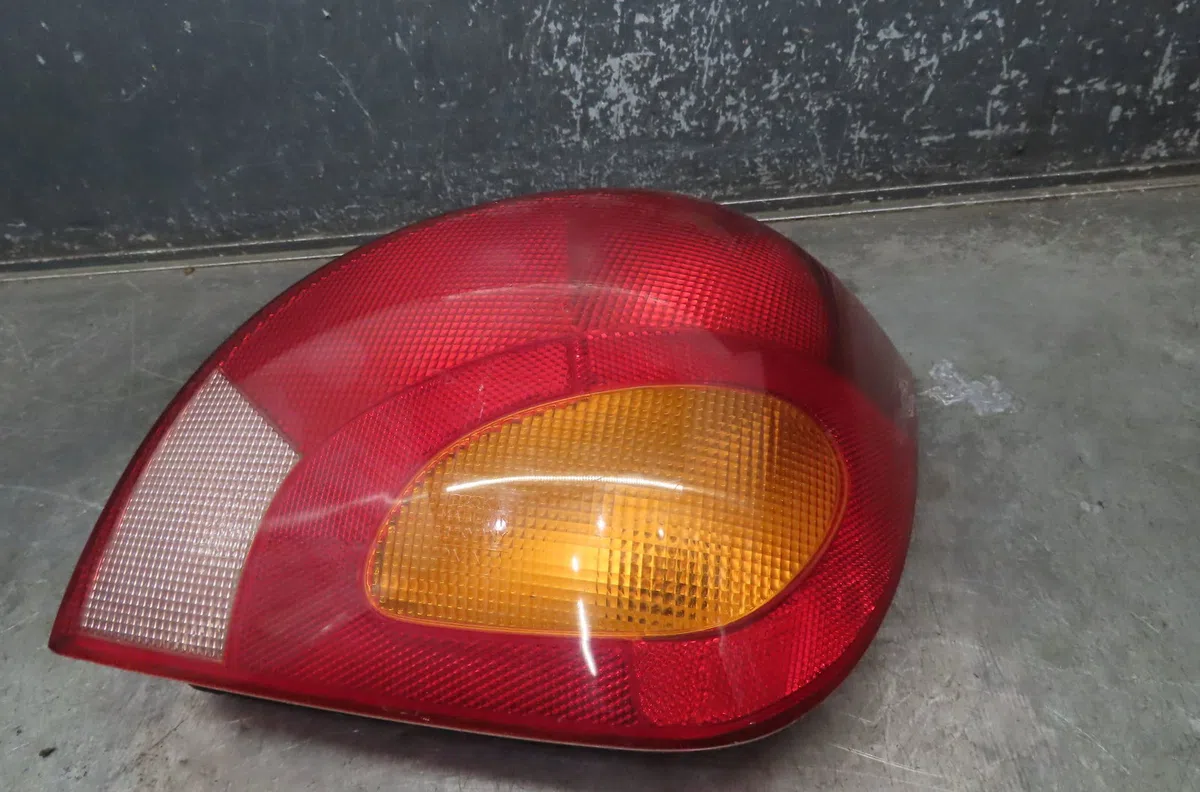 Feu arrière droit Ford FIESTA IV (JA_, JB_) 1.8 d (1995-2000) occasion