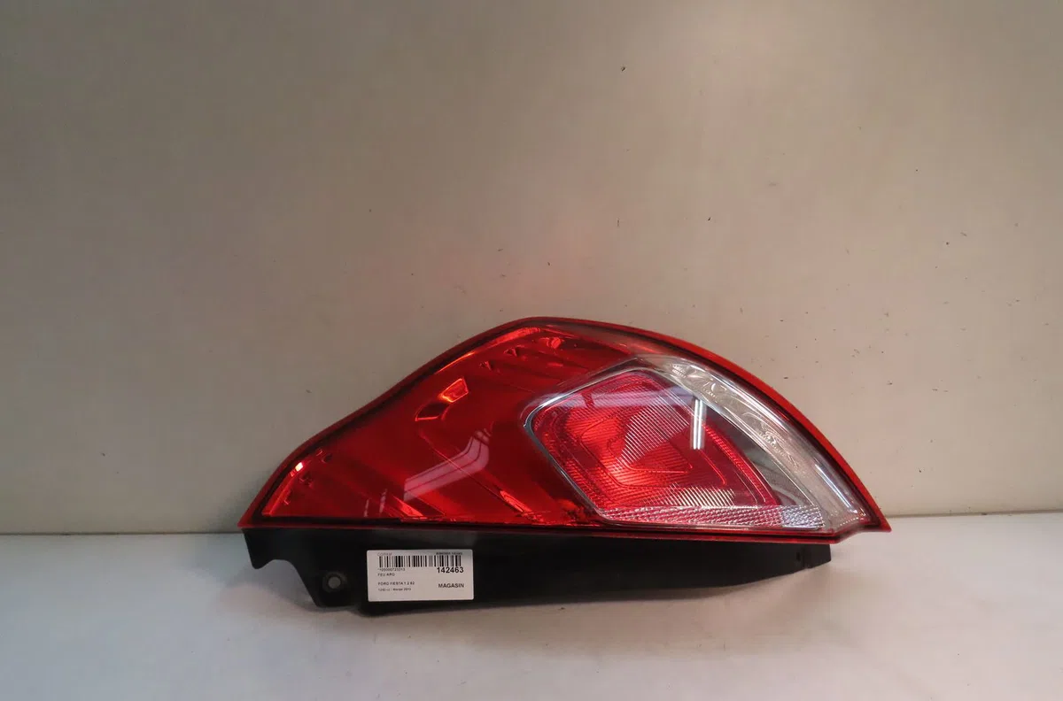 Feu arrière droit Ford FIESTA VI (CB1, CCN) 1.25 (2008-2017) 5 portes occasion