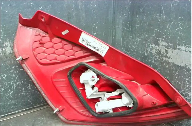 Feu arrière droit Ford FIESTA VI (CB1, CCN) 1.4 tdci (2010-2012) 3 portes occasion