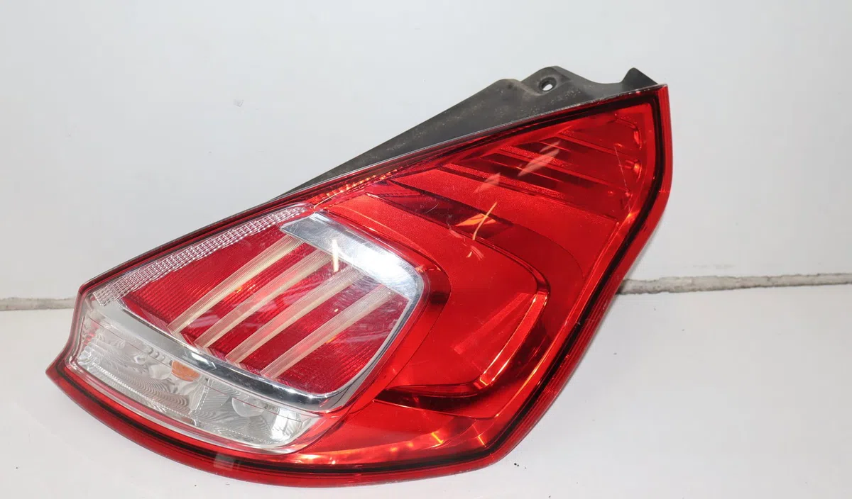 Feu arrière droit Ford FIESTA VI (CB1, CCN) 1.5 tdci (2012-2017) occasion