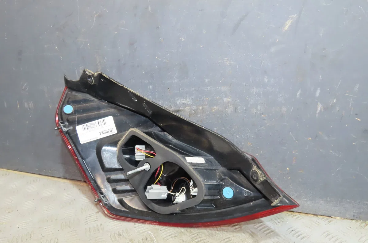 Feu arrière droit Ford FIESTA VI (CB1, CCN) 1.6 st (2013-2017) occasion