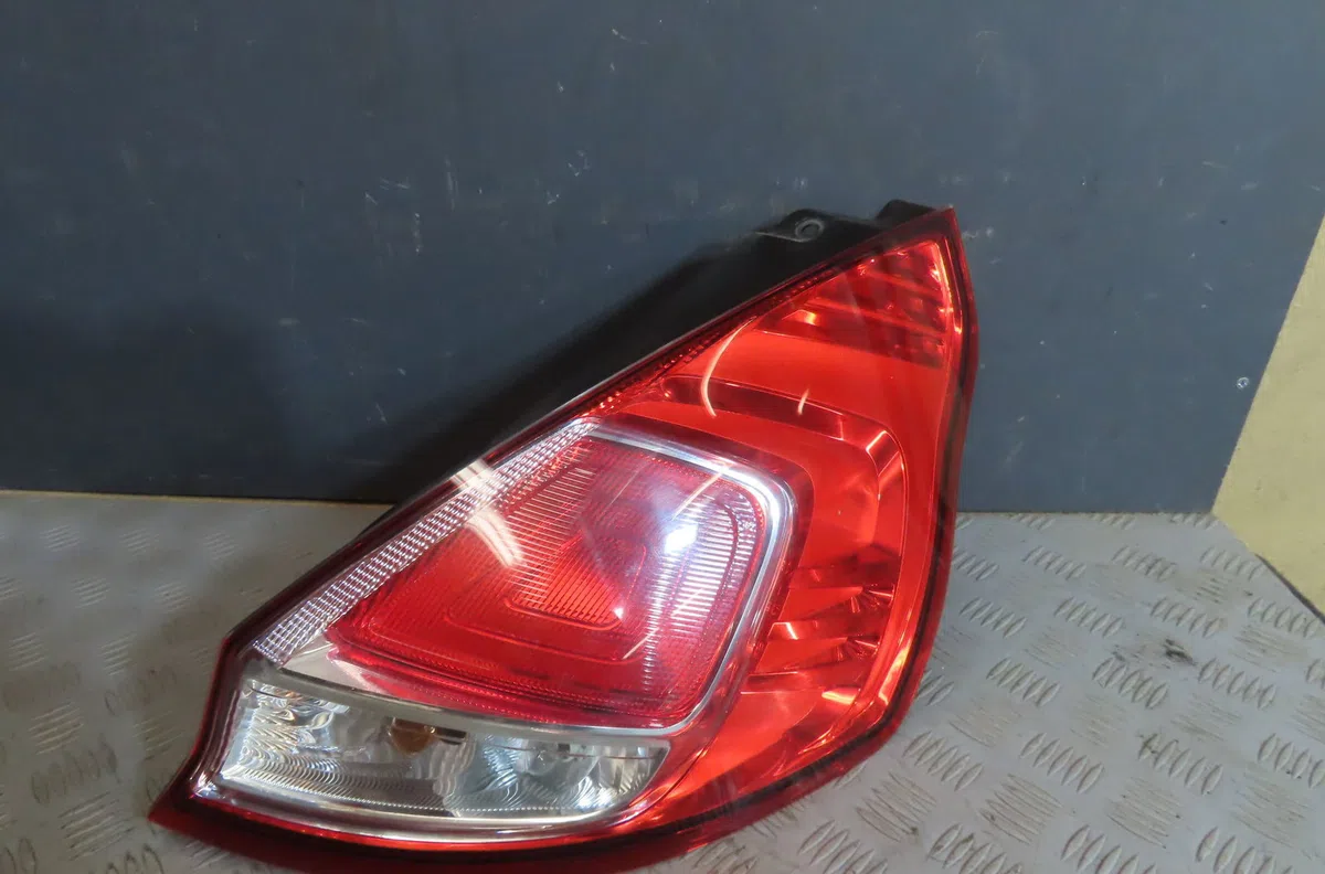 Feu arrière droit Ford FIESTA VI (CB1, CCN) 1.6 tdci (2008-2012) occasion