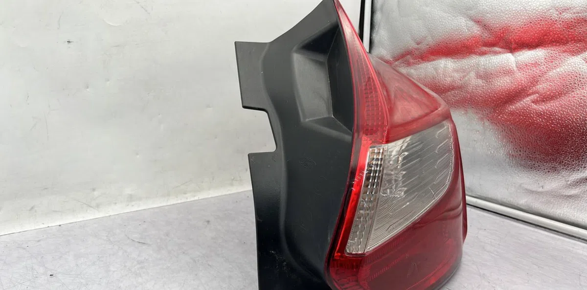 Feu arrière droit FORD FOCUS 3 PHASE 1 occasion