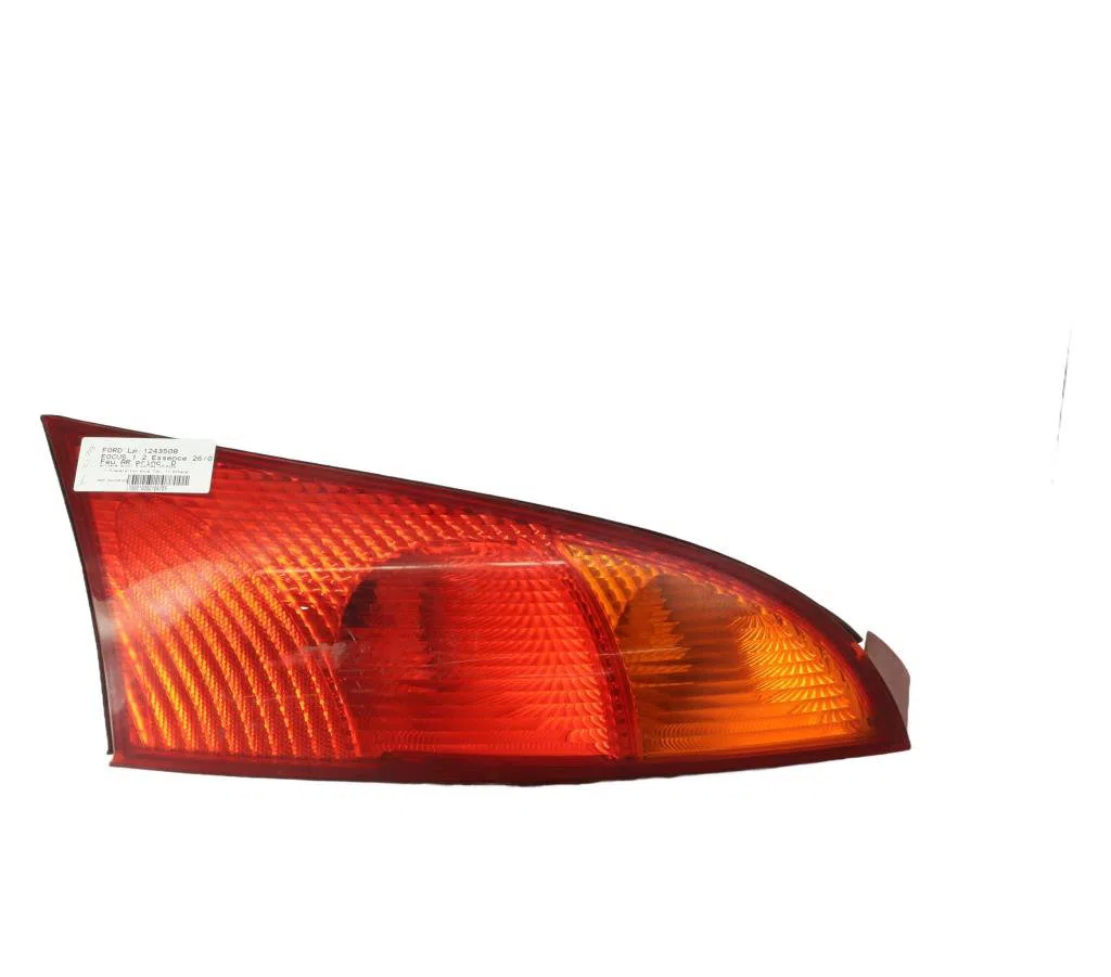 Feu arrière droit Ford FOCUS I (DAW, DBW) 2.0 16v (1998-2004) occasion