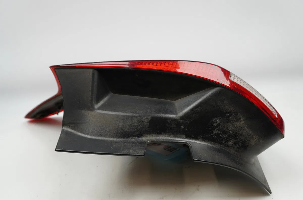 Feu arrière droit Ford FOCUS III 1.6 tdci (2010-2017) occasion