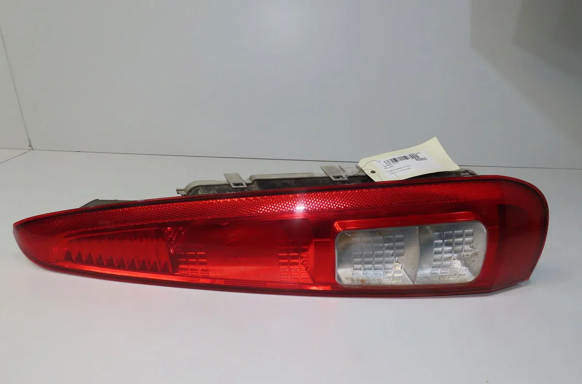 Feu arrière droit Ford FUSION (JU_) 1.4 tdci (2002-2012) 5 portes occasion