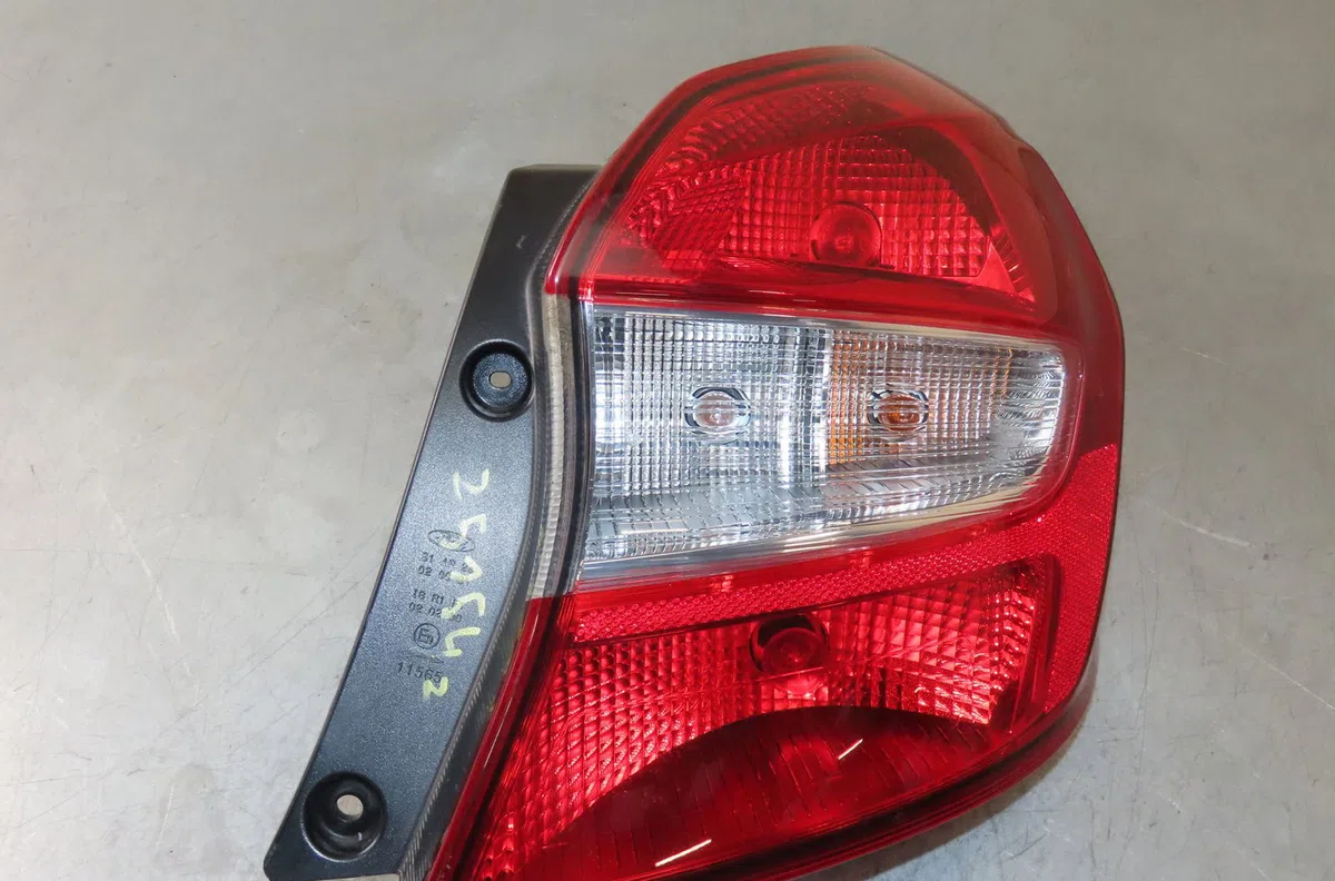 Feu arrière droit Ford KA III (UK, FK) 1.2 (2016) occasion