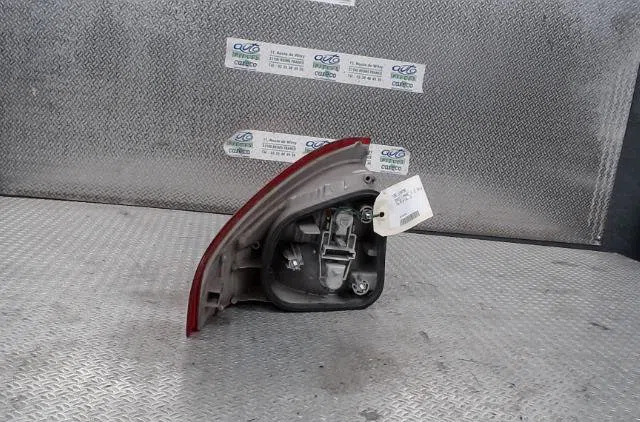 Feu arrière droit FORD MONDEO 3  MONDEO 3 PHASE 1 occasion