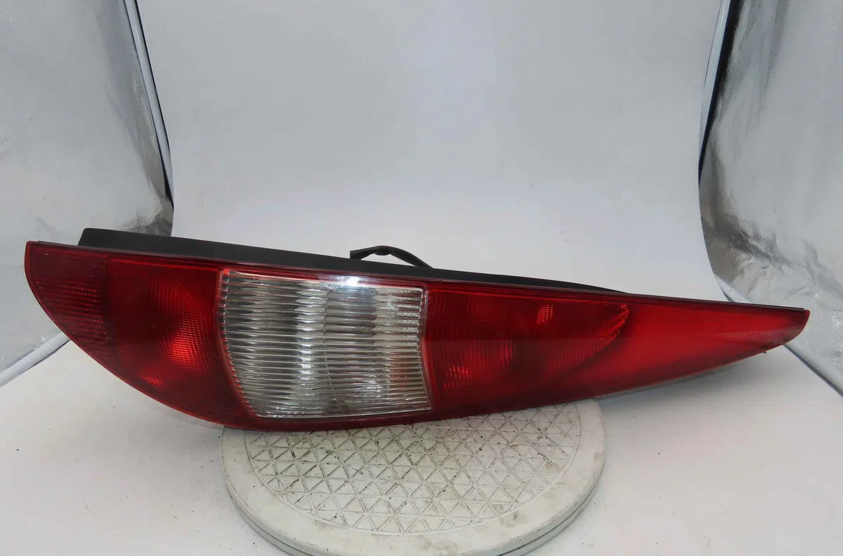Feu arrière droit FORD MONDEO II occasion