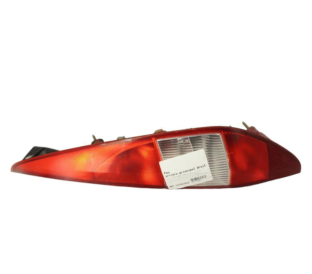 Feu arrière droit Ford MONDEO III Clipper (BWY) 2.0 tdci (2001-2007) occasion