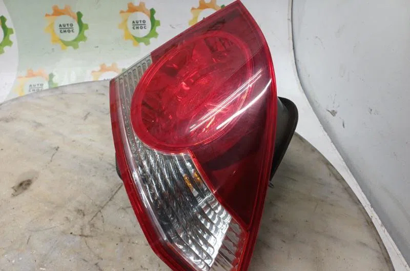 Feu arrière droit HONDA CIVIC 8 PHASE 2 occasion