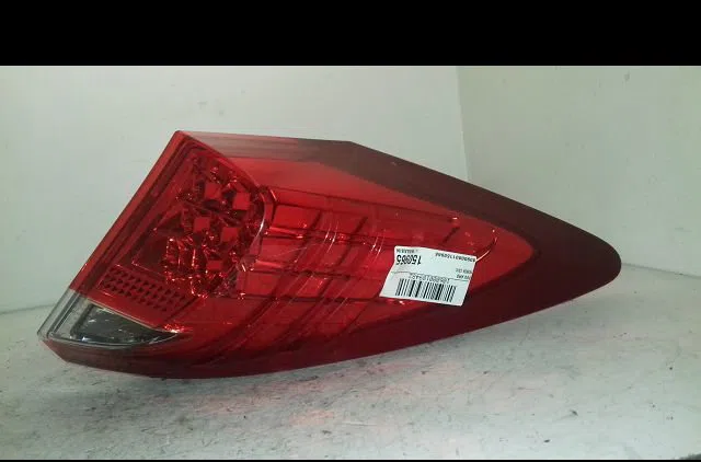 Feu arrière droit Honda CIVIC IX (FK) 2.2 i-dtec (fk3) (2012) occasion
