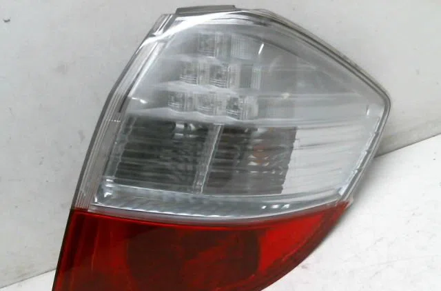 Feu arrière droit Honda JAZZ III (GE_, GG_, GP_, ZA_) 1.3 i (ge6, gg3, gg6) (2008) occasion