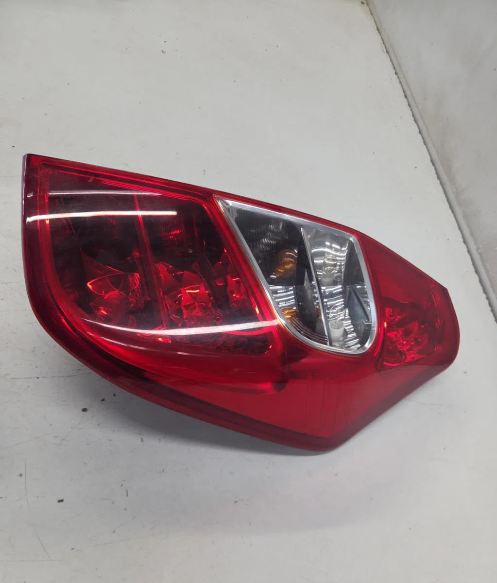 Feu arrière droit HYUNDAI I 10 1 PHASE 2 occasion