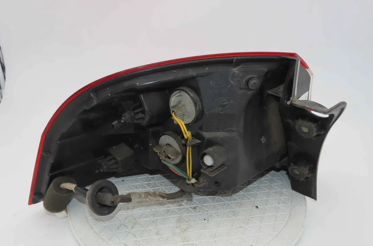 Feu arrière droit KIA RIO III occasion