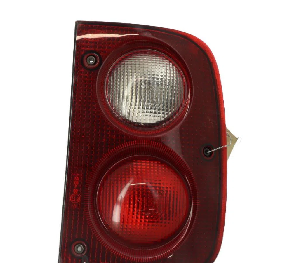 Feu arrière droit Land rover FREELANDER I (L314) 1.8 i 16v 4x4 (1998-2000) occasion