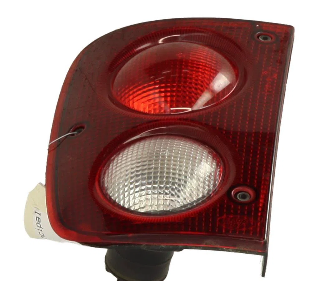 Feu arrière droit Land rover FREELANDER I (L314) 1.8 i 16v 4x4 (1998-2000) occasion