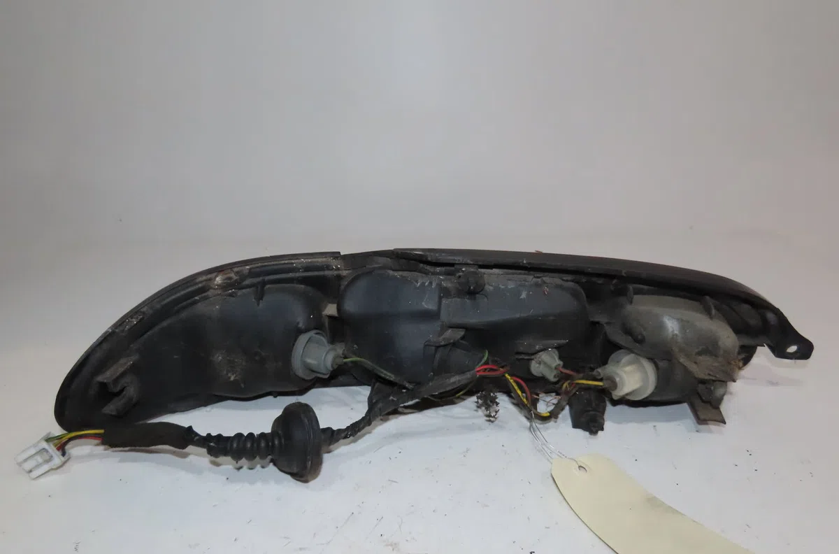 Feu arrière droit Mazda MX-6 (GE) 2.0 (1992-1997) occasion