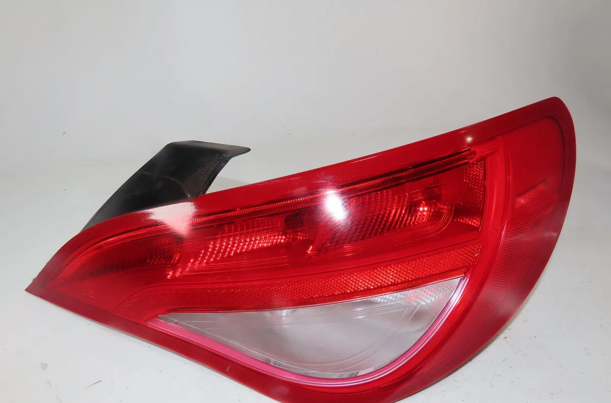 Feu arrière droit Mercedes-benz CLA Coupé (C117) Cla 180 cdi - d (117.312) (2013-2018) occasion