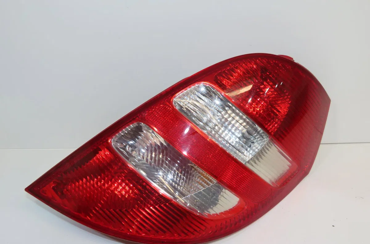 Feu arrière droit Mercedes-benz CLASSE A (W169) A 180 cdi (169.007, 169.307) (2004-2012) 5 portes occasion