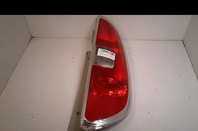 Feu arrière droit Mercedes-benz CLASSE B Sports Tourer (W245) B 180 cdi (245.207) (2005-2011) 5 portes occasion
