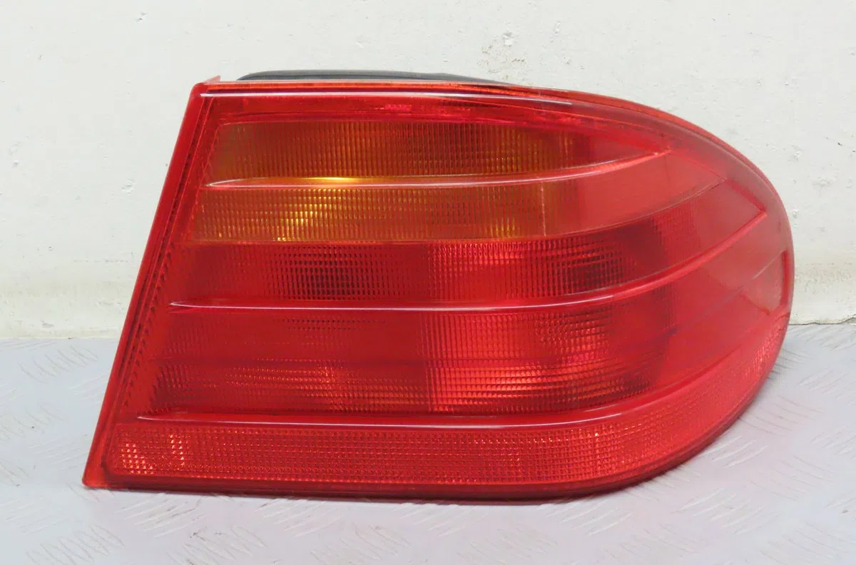 Feu arrière droit Mercedes-benz CLASSE E (W210) E 320 (210.065) (1997-2002) occasion