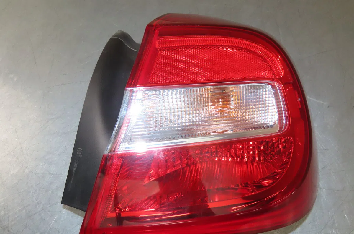 Feu arrière droit Mercedes-benz CLASSE GLA (X156) Gla 180 (156.942) (2015) occasion