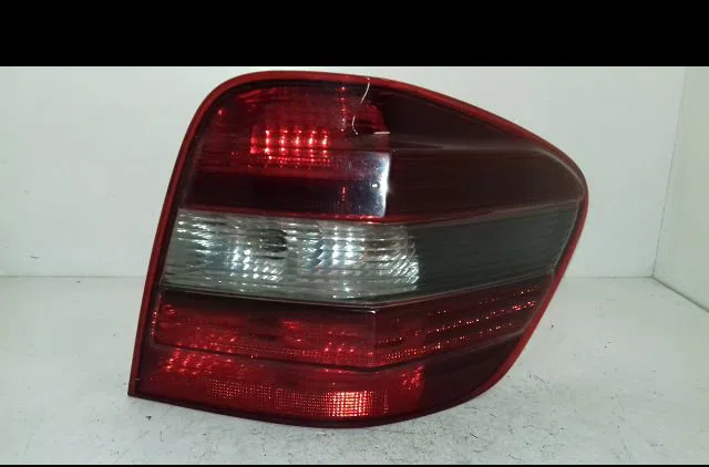Feu arrière droit Mercedes-benz CLASSE M (W164) Ml 350 cdi 4-matic (164.122) (2009-2011) occasion