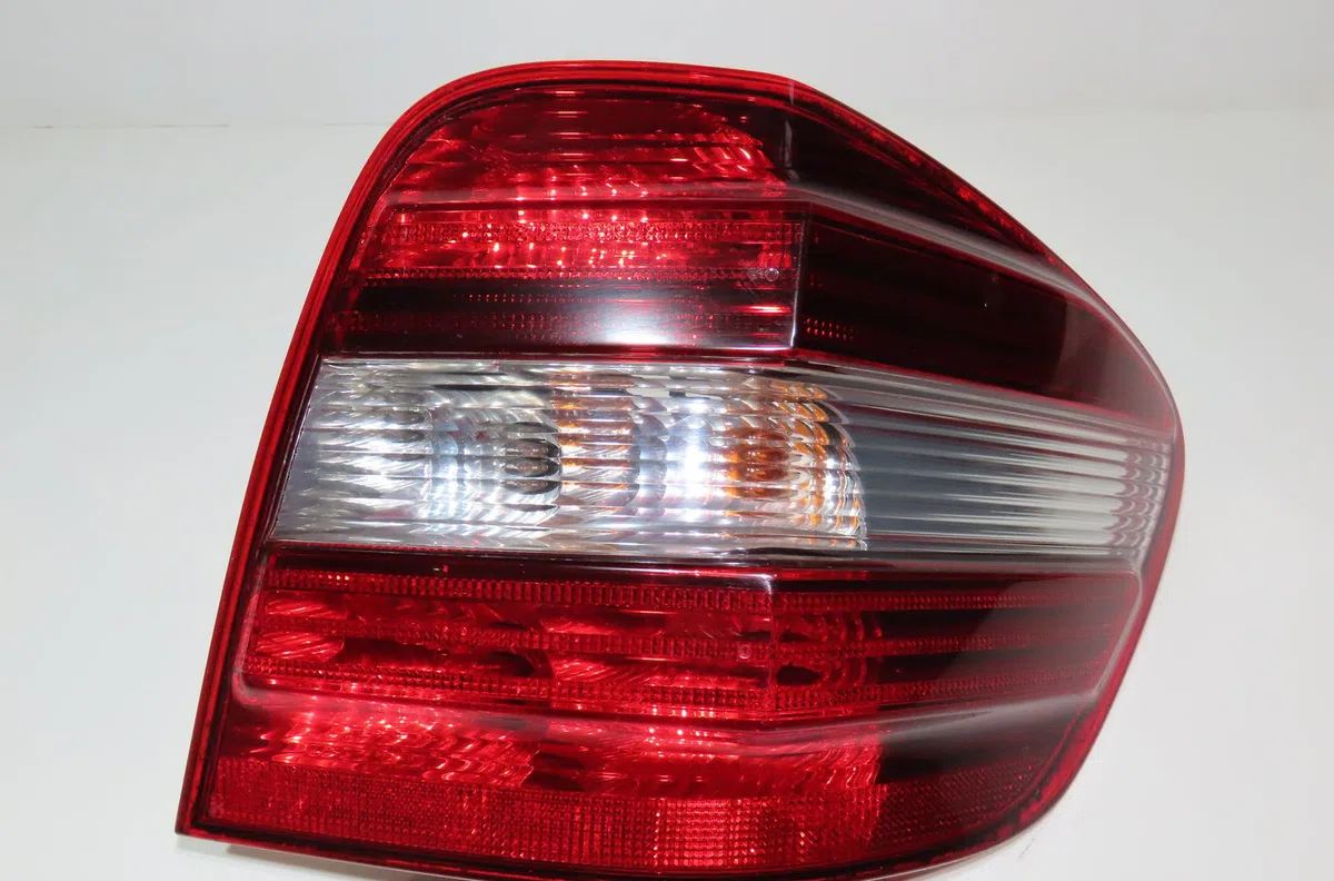 Feu arrière droit Mercedes-benz CLASSE M (W164) Ml 450 cdi 4-matic (164.128) (2009-2011) occasion