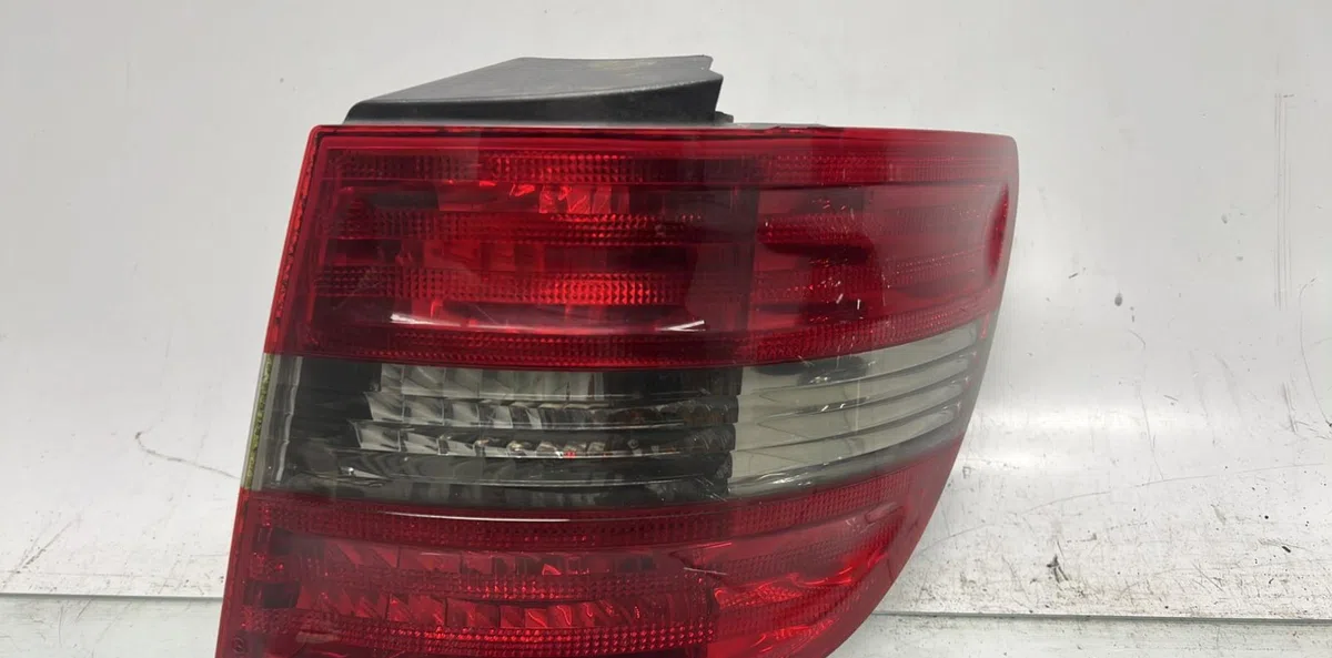 Feu arrière droit MERCEDES CLASSE B 245 PHASE 1 occasion