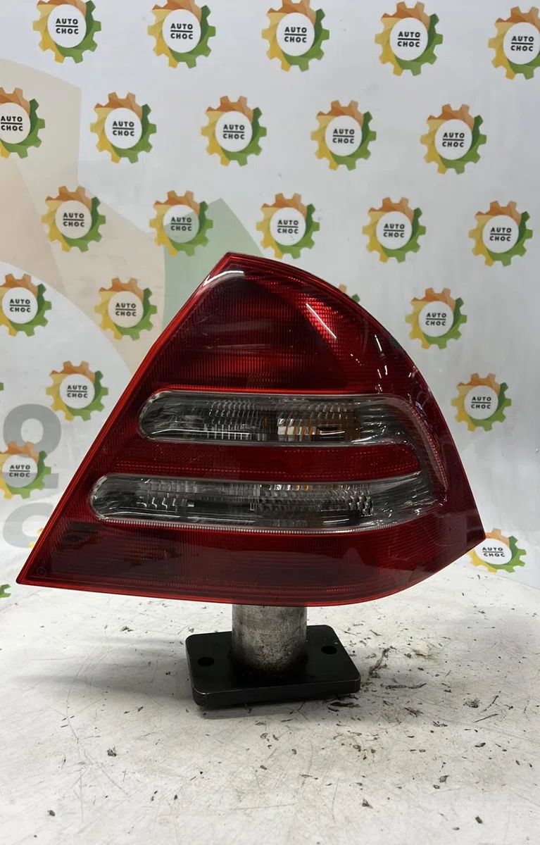 Feu arrière droit MERCEDES CLASSE C 203 PHASE 1 occasion