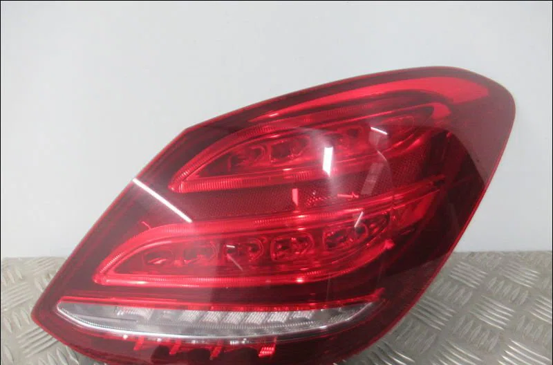 Feu arrière droit MERCEDES CLASSE C IV occasion