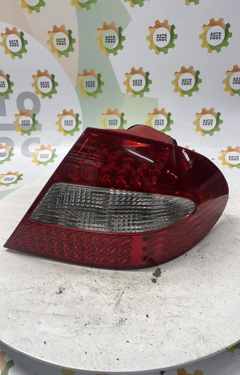 Feu arrière droit MERCEDES CLASSE CLK 209 COUPE occasion