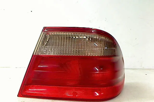 Feu arrière droit MERCEDES CLASSE E III E280CDi FAP 177ch occasion
