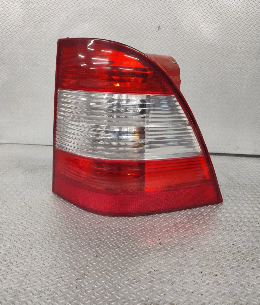 Feu arrière droit MERCEDES CLASSE M 163 CLASSE M 163 PHASE 2 occasion