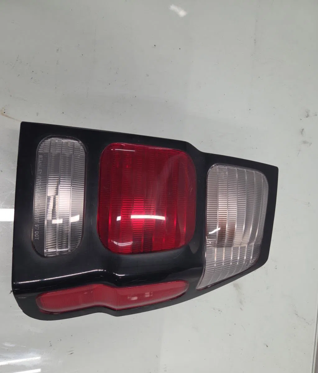 Feu arrière droit MITSUBISHI PAJERO SPORT occasion
