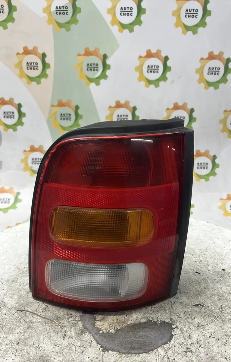 Feu arrière droit NISSAN MICRA 2 PHASE 3 occasion