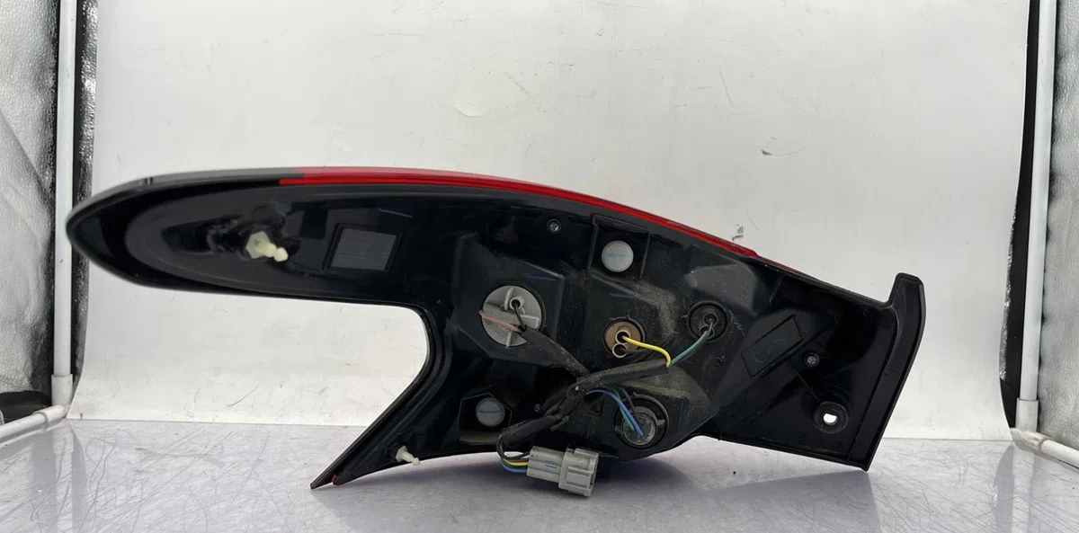 Feu arrière droit NISSAN MICRA 5 occasion