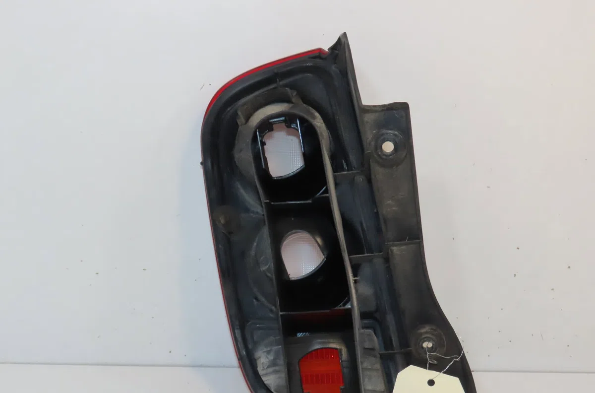 Feu arrière droit Nissan MICRA III (K12) 1.2 16v (2003-2010) occasion