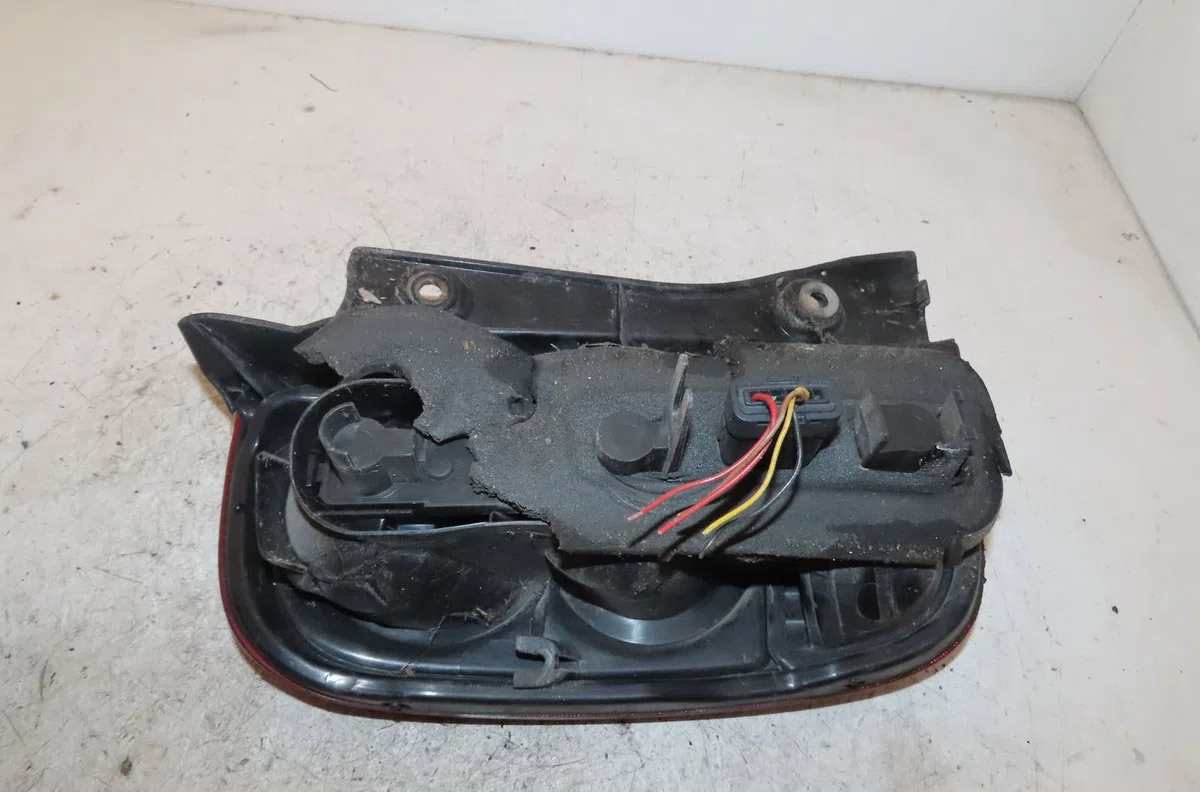 Feu arrière droit Nissan MICRA III (K12) 1.2 16v (2003-2010) occasion